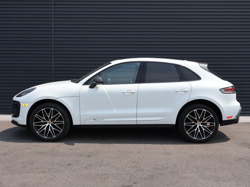 Certified 2023 Porsche Macan Turbo AWD/4WD image 2