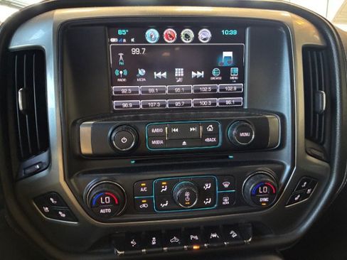 Used 2018 Chevrolet Silverado 1500 LTZ Z71 w/ LTZ Plus Package AWD/4WD image 21