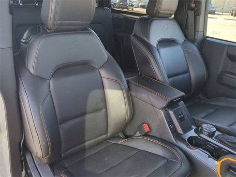 Used 2024 Ford Bronco Badlands image 15