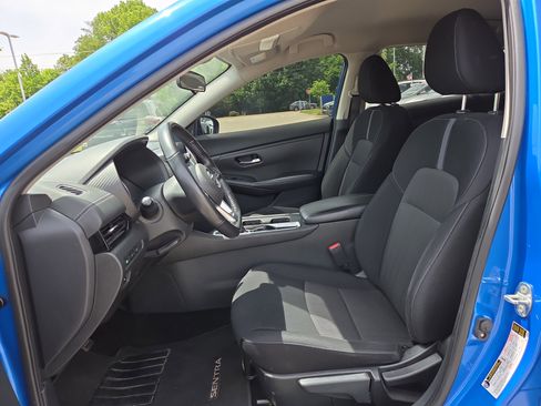 Used 2023 Nissan Sentra SV w/ All-Weather Package FWD image 10