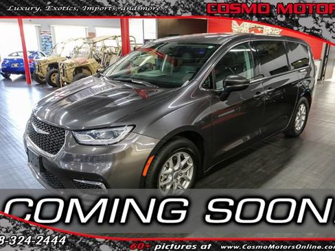 Used 2023 Chrysler Pacifica Touring-L FWD image 1