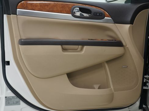 Used 2009 Buick Enclave CXL w/ Entertainment Package #3 FWD image 16