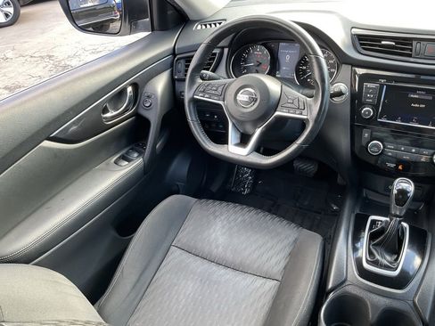 Used 2018 Nissan Rogue SV image 37