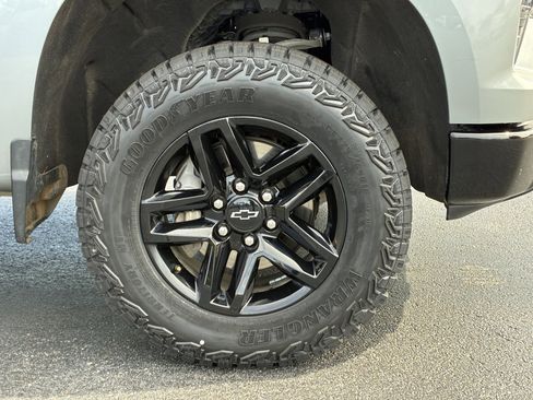 Used 2025 Chevrolet Silverado 1500 Custom Trail Boss AWD/4WD image 6