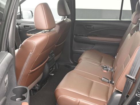 Used 2025 Honda Passport EX-L image 13