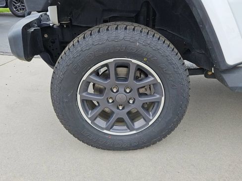 Used 2021 Jeep Gladiator Overland w/ Popular Equipment Package AWD/4WD image 9