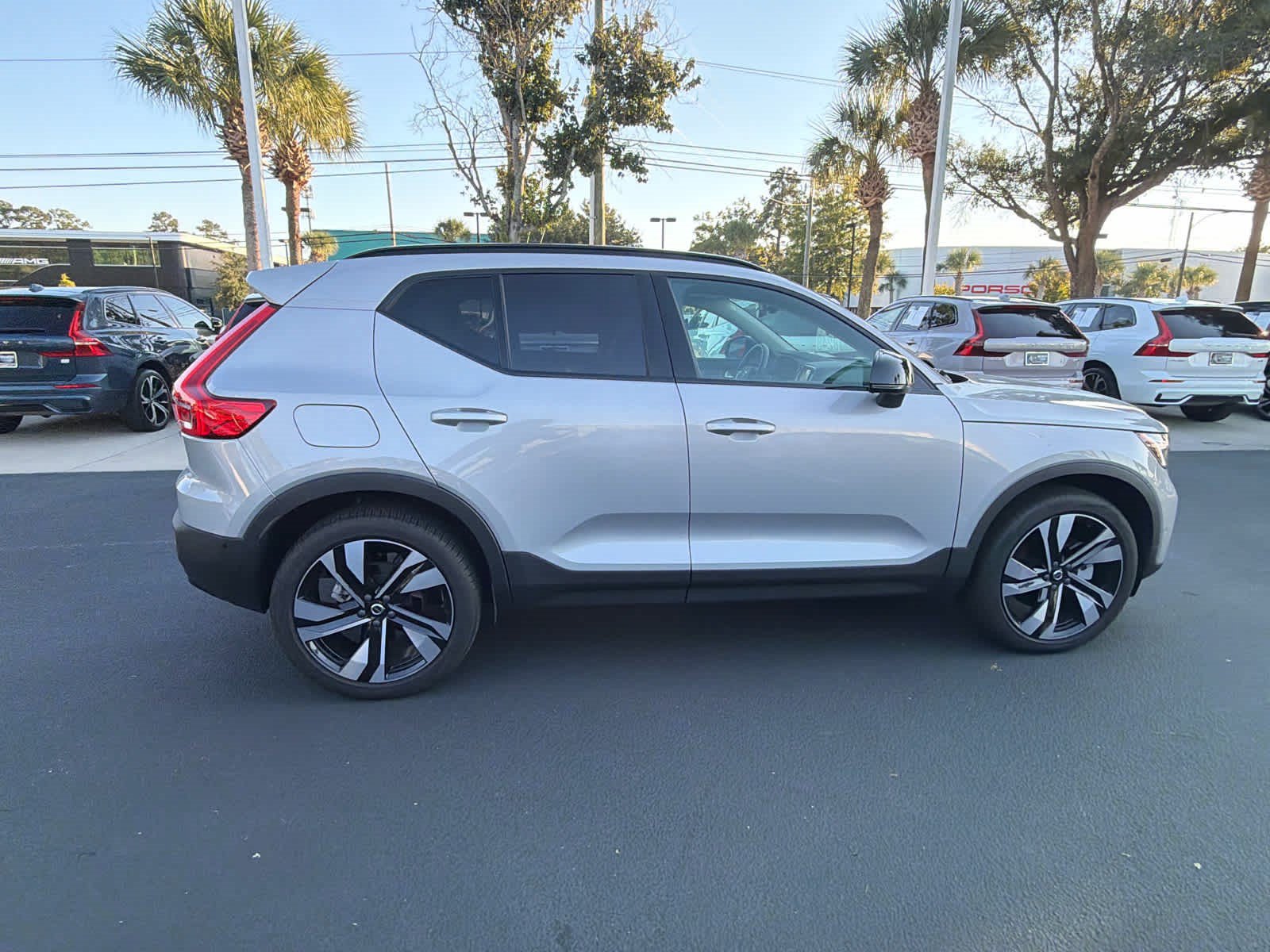 Used 2025 Volvo XC40 B5 Ultra AWD/4WD image 18