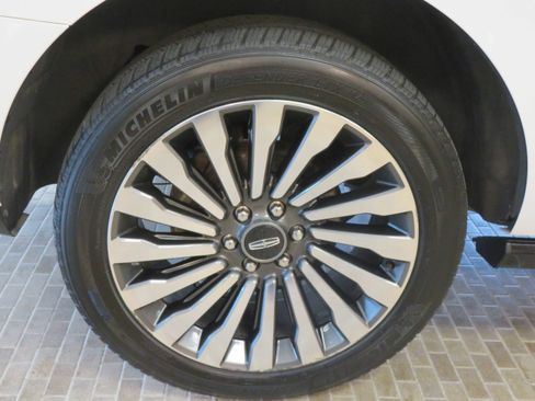 Used 2020 Lincoln Navigator Reserve w/ Luxury Package image 9