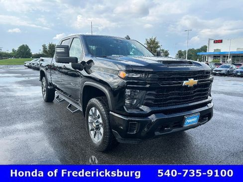 Used 2024 Chevrolet Silverado 2500 Custom w/ Custom Convenience Package AWD/4WD image 7