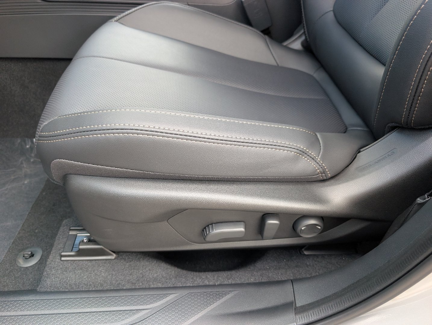 New 2026 Subaru Outback Limited AWD/4WD image 22