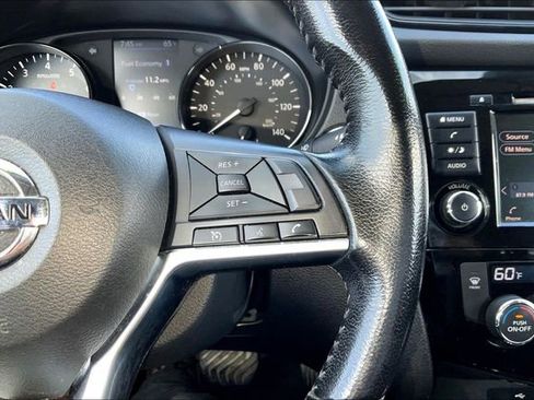 Used 2020 Nissan Rogue SV image 21