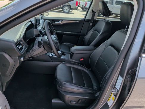 Used 2022 Ford Escape Titanium FWD image 12