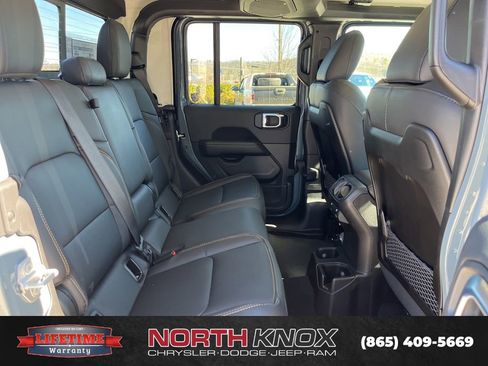 New 2026 Jeep Gladiator Sport AWD/4WD image 22