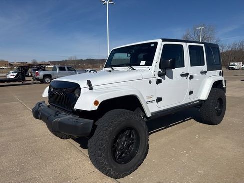 Used 2015 Jeep Wrangler Unlimited Sahara w/ Max Tow Package image 7
