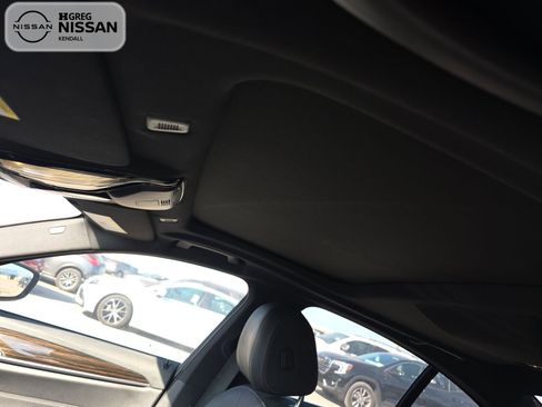 Used 2023 BMW 530e xDrive image 8