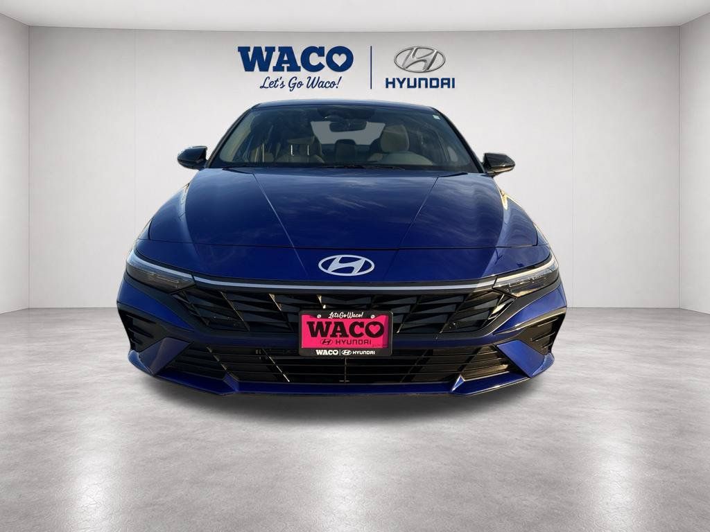 Used 2025 Hyundai Elantra Sport FWD image 2