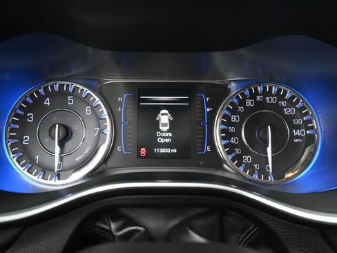Used 2015 Chrysler 200 Limited FWD image 14
