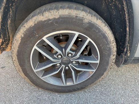 Used 2019 Jeep Grand Cherokee Limited w/ Luxury Group II image 9