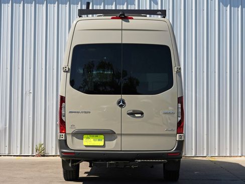 Used 2023 Mercedes-Benz Sprinter 2500 image 13