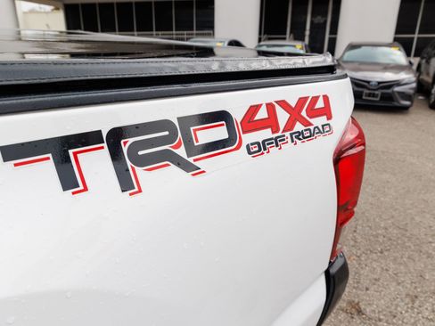 Used 2018 Toyota Tacoma SR5 image 13