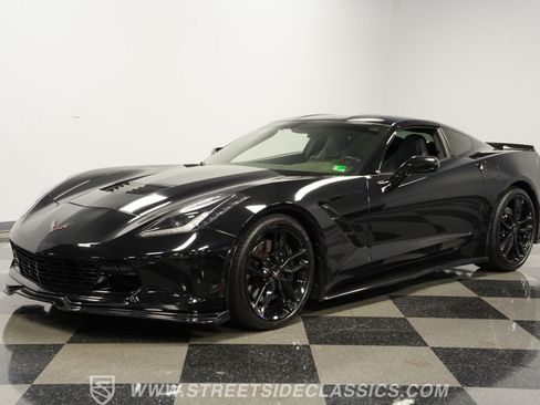 Used 2015 Chevrolet Corvette Stingray Coupe RWD image 6