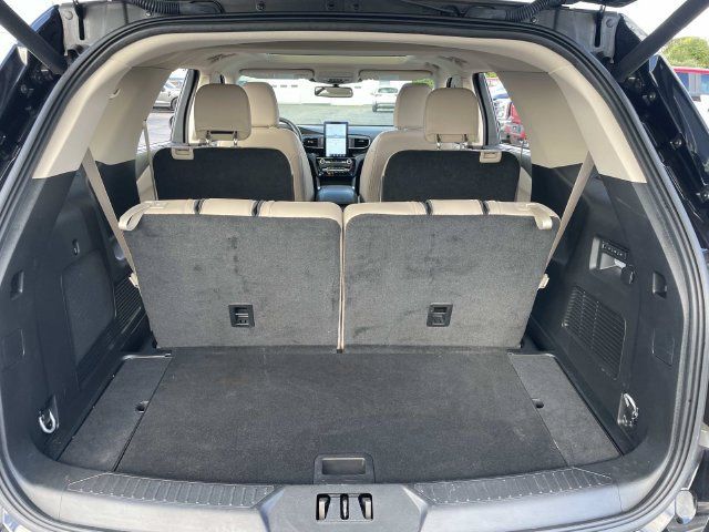Used 2023 Ford Explorer Limited w/ Limited Technology Package AWD/4WD image 8
