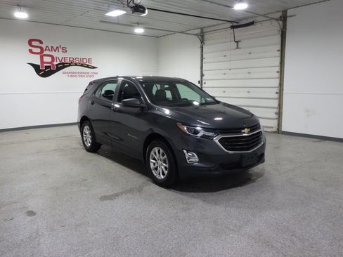 Used 2020 Chevrolet Equinox LS w/ LPO, Floor Liner Package FWD image 5
