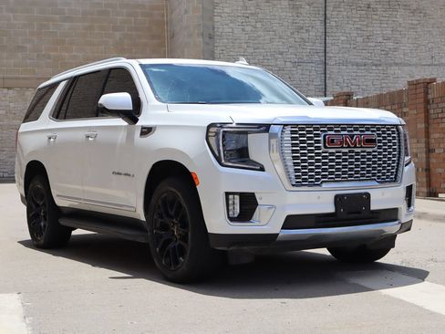 Used 2023 GMC Yukon Denali RWD image 2