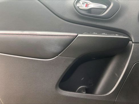 Used 2021 Jeep Cherokee Trailhawk w/ Trailer Tow Group image 15