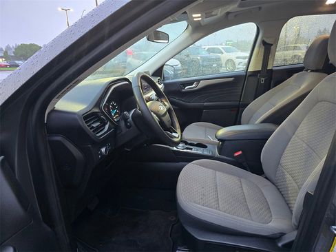 Used 2021 Ford Escape SE w/ SE Sport Appearance Package image 8