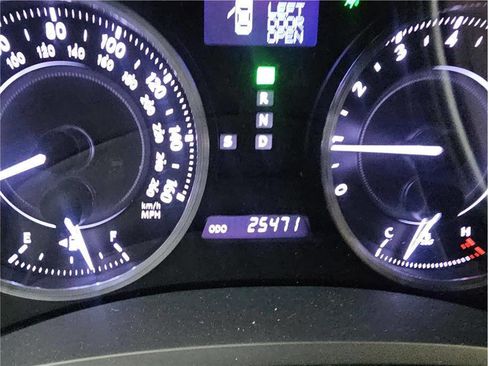 Used 2014 Lexus IS 250C w/ Navigation System Package image 17