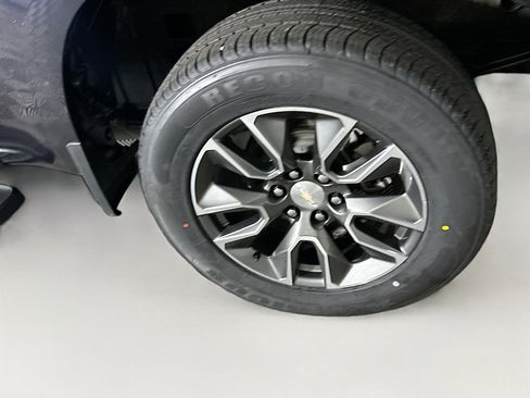 Used 2023 Chevrolet Silverado 1500 LT image 11