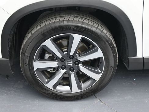 Used 2025 Honda Pilot Touring image 23