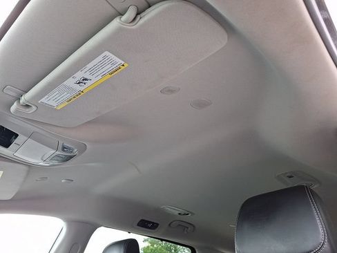 Used 2024 Chrysler Pacifica Touring-L FWD image 29