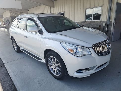 Used 2017 Buick Enclave Leather image 3