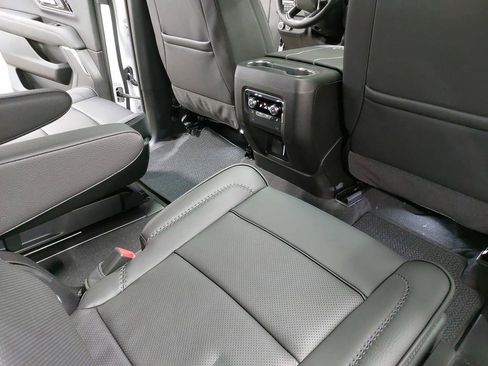 New 2026 GMC Yukon XL Denali w/ Sun & Power Step Package AWD/4WD image 10