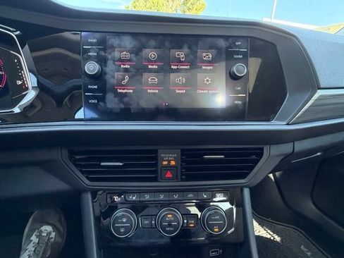 Used 2019 Volkswagen Jetta SEL FWD image 20