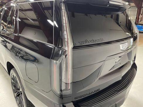 Used 2026 Cadillac Escalade Platinum Sport w/ LPO, ONYX Package AWD/4WD image 14