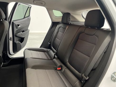Used 2025 Chevrolet Trax LT w/ LT Convenience Package FWD image 13