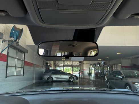Used 2025 Kia Soul LX w/ LX Technology Package FWD image 16