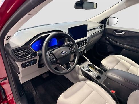 Used 2023 Ford Escape Platinum image 9