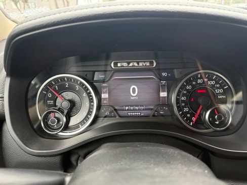 Used 2019 RAM 1500 Laramie AWD/4WD image 5