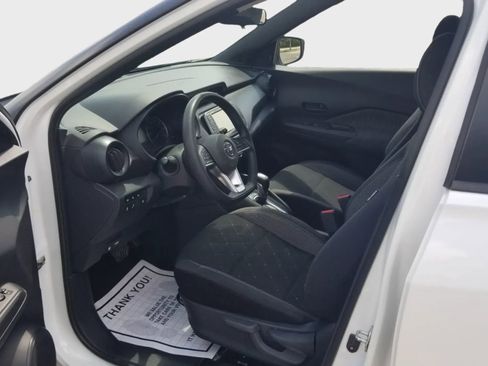 Used 2020 Nissan Kicks S FWD image 10