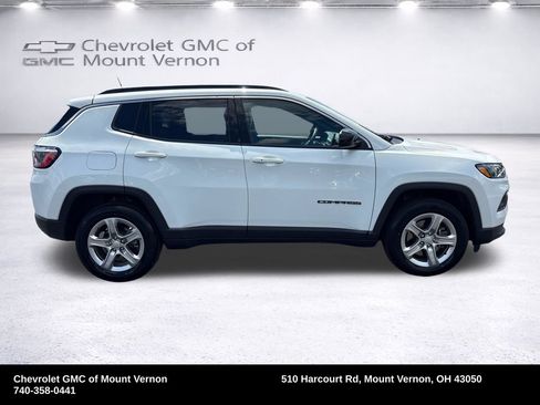 Used 2024 Jeep Compass Latitude w/ Altitude Special Edition AWD/4WD image 7