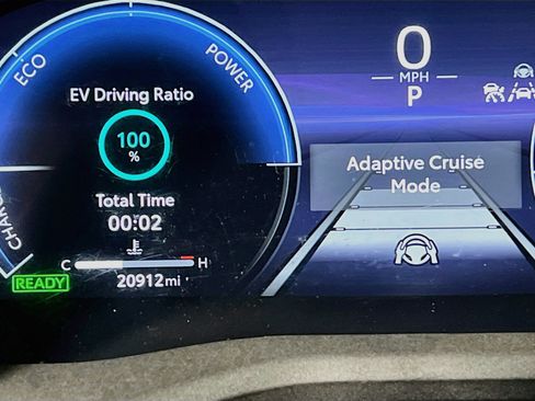 Used 2025 Toyota Camry XLE FWD image 22