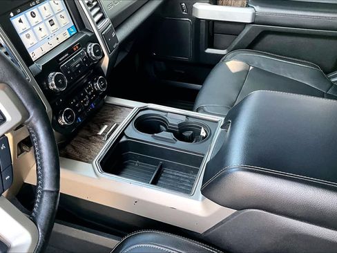 Used 2017 Ford F250 Lariat w/ Lariat Ultimate Package AWD/4WD image 17