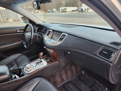Used 2009 Hyundai Genesis 3.8 w/ Technology Pkg 4 image 17