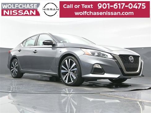 Used 2021 Nissan Altima 2.5 SR w/ SR Premium Package image 29