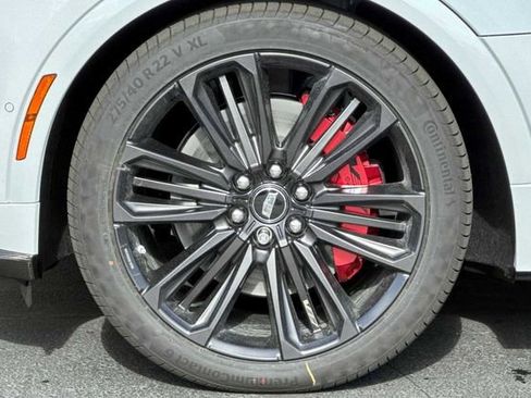 New 2026 Cadillac Lyriq V w/ Exterior Carbon Fiber Package image 25