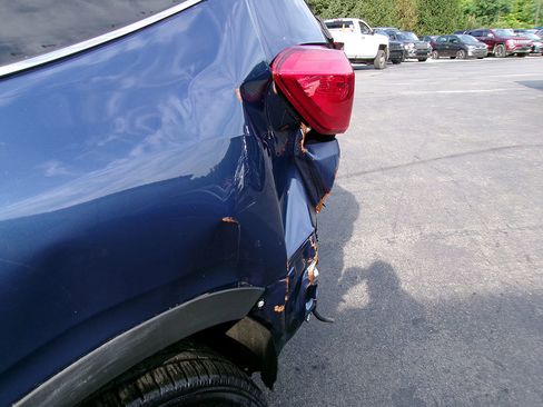 Used 2020 Subaru Ascent Premium w/ Convenience Package image 4